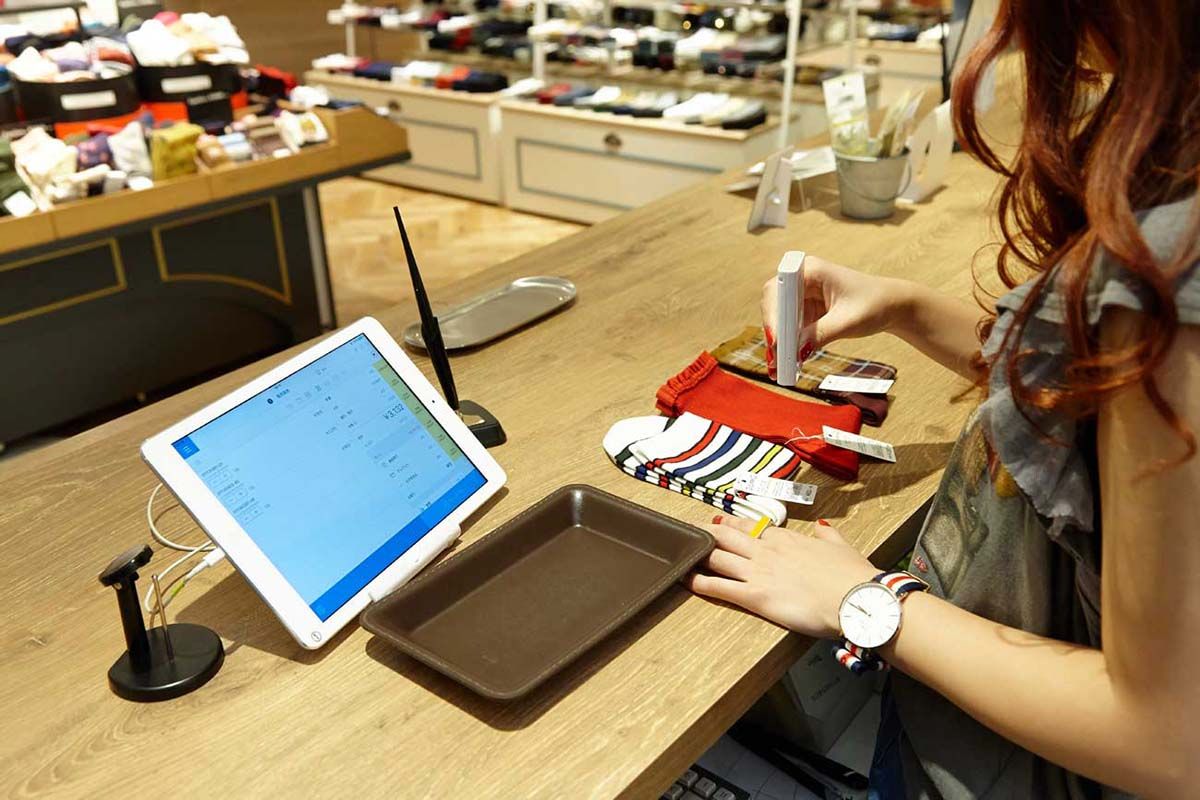 スマレジ・ケーススタディ:靴下専門店 Tabio