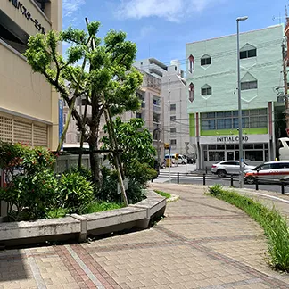 新宿駅　1番出口メージ